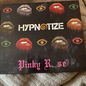 Makeup palette of HYPNOTIZE